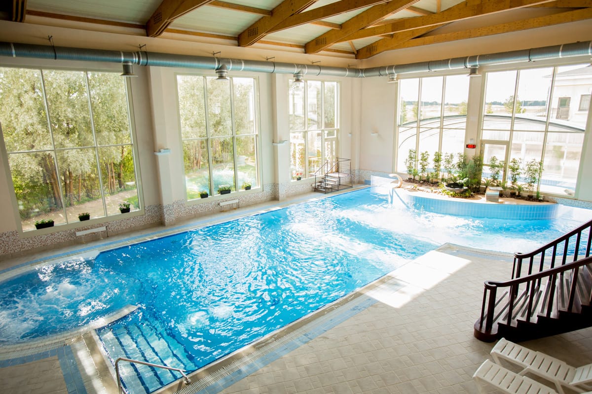 swimming-pool-in-hotel-2021-09-24-03-34-24-utc
